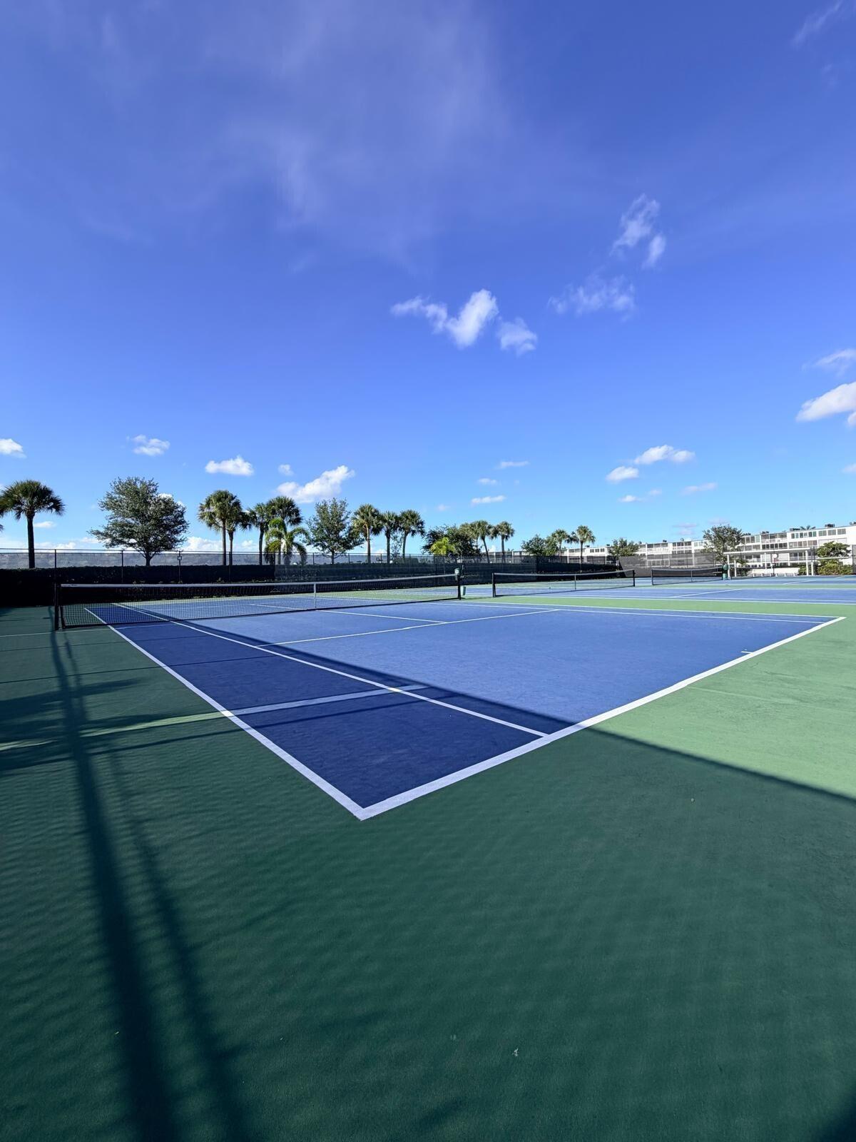 316 Dorset H, Unit 316 Boca Raton, FL 33434 - Photo 4 of 7 CANCHA DE TENNIS 316 DORSET DR