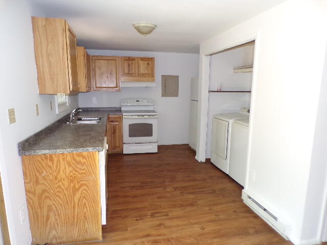 101 Mohawk Trail Albrightsville, PA 18210 - Photo 8 of 16 a kitchen with a refrigerator and a stove top oven