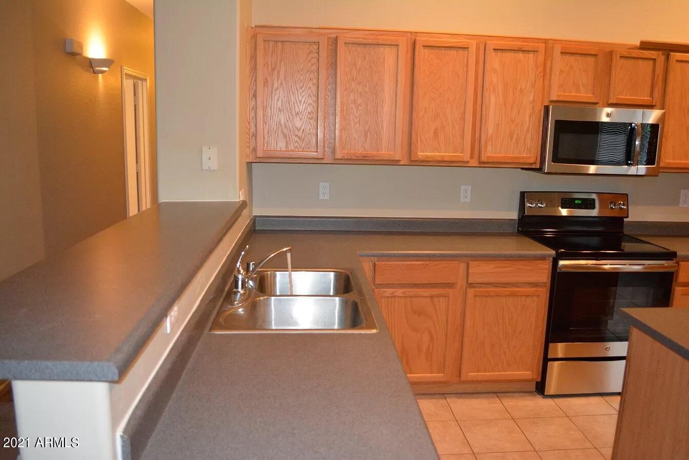 16950 West Nottingham Way Surprise, AZ 85374 - Photo 10 of 28 IMG_1038