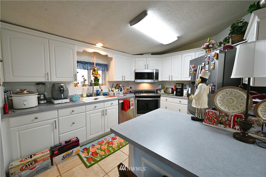 23801 7th Place West Bothell, WA 98021 - Photo 5 of 28