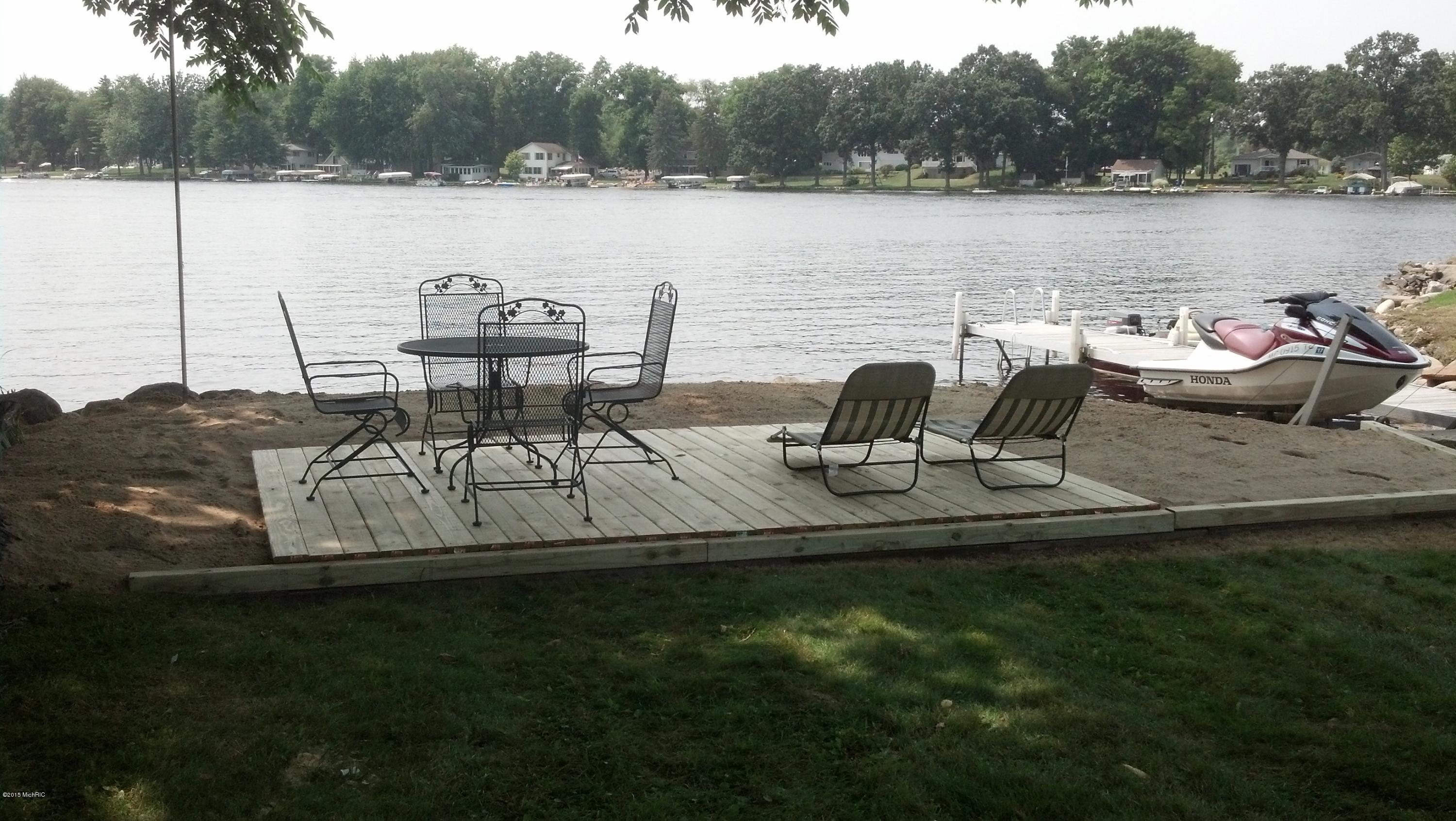 821 Fisher Road Quincy, MI 49082 - Photo 4 of 18 Fisher lke patio