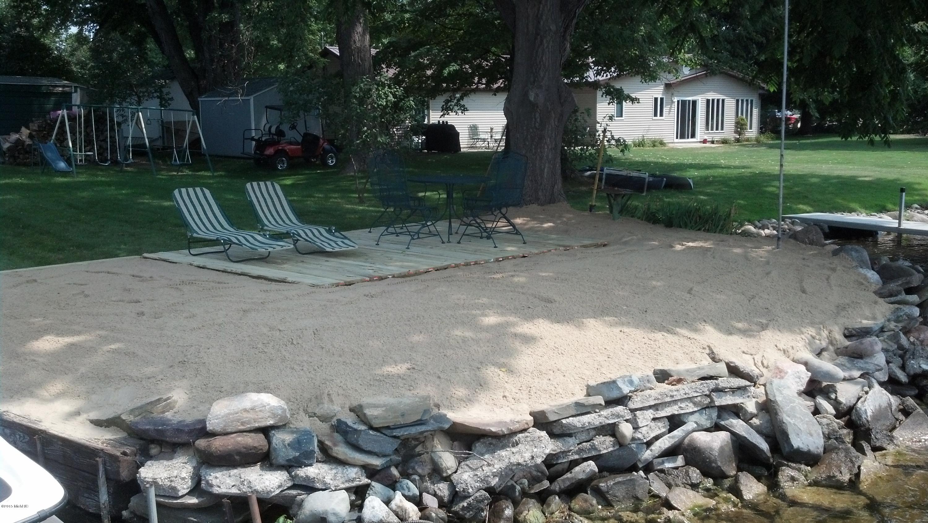 821 Fisher Road Quincy, MI 49082 - Photo 5 of 18 Lke patio from lakeside
