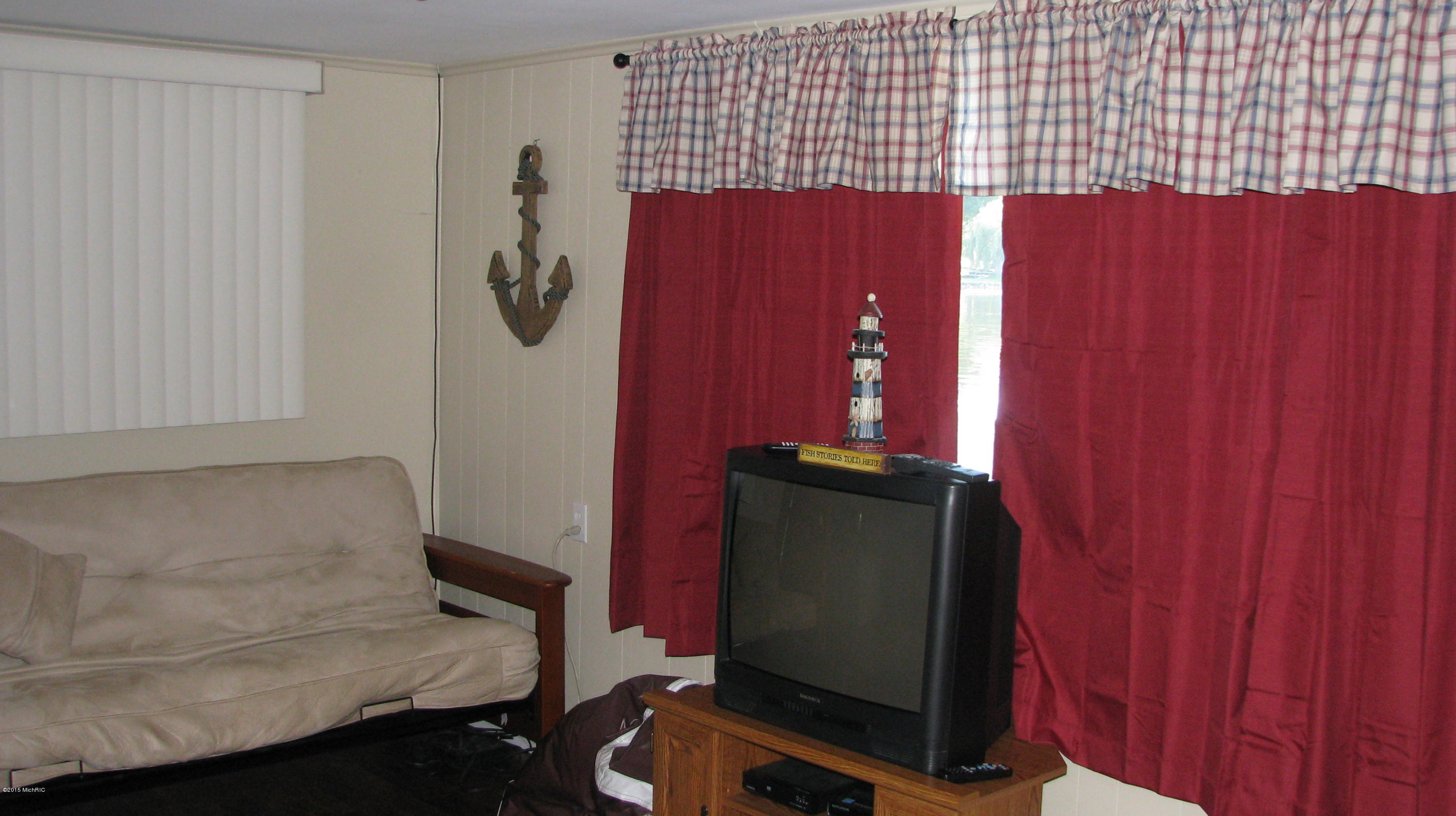 821 Fisher Road Quincy, MI 49082 - Photo 9 of 18 IMG_2979