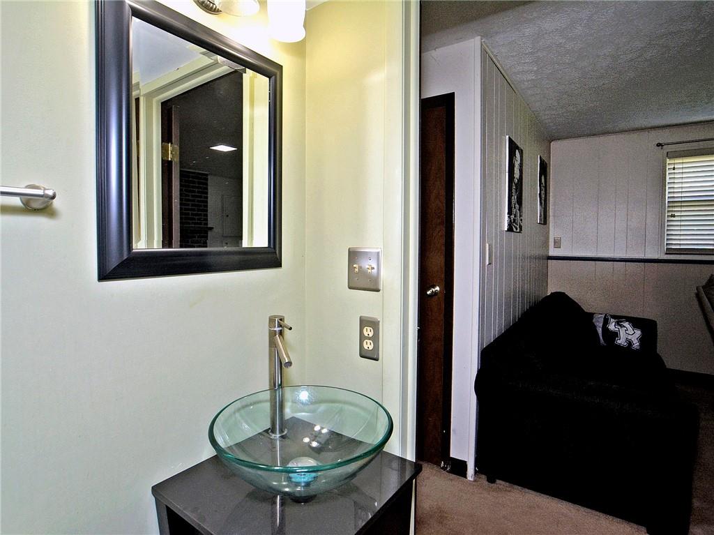 104 Ridgeview Drive Monroeville, PA 15146 - Photo 21 of 25 Gallery Image 21