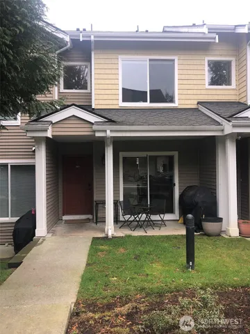 $2,600 | 14506 1st Lane Northeast, Unit 102, Duvall, WA 98019