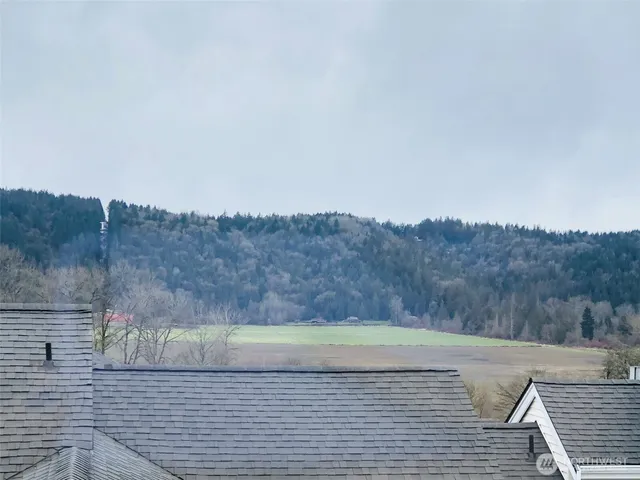 $2,600 | 14506 1st Lane Northeast, Unit 102, Duvall, WA 98019