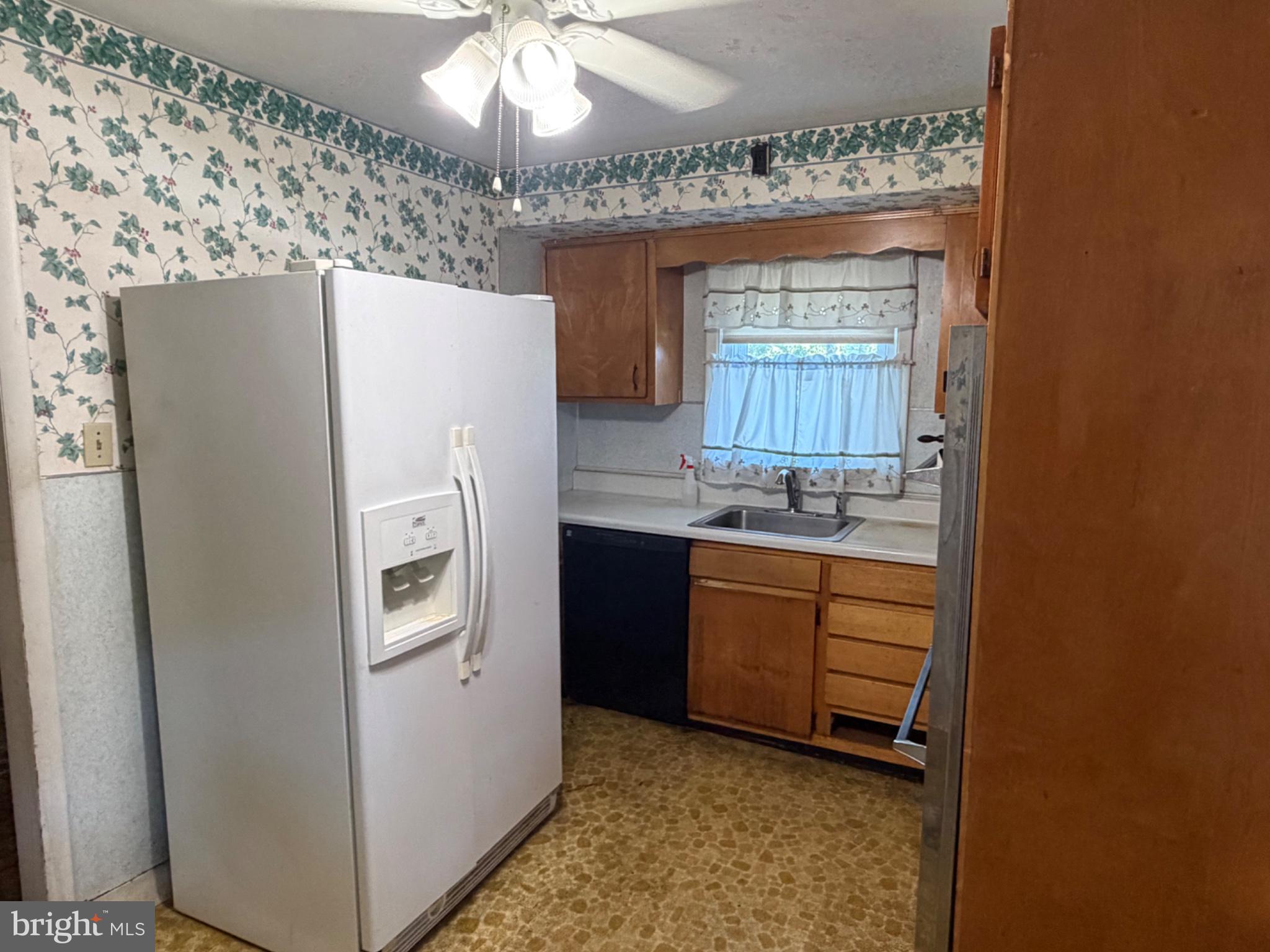 821 Beech Road Wallingford, PA 19086 - Photo 6 of 20 Charming vintage kitchen with character.