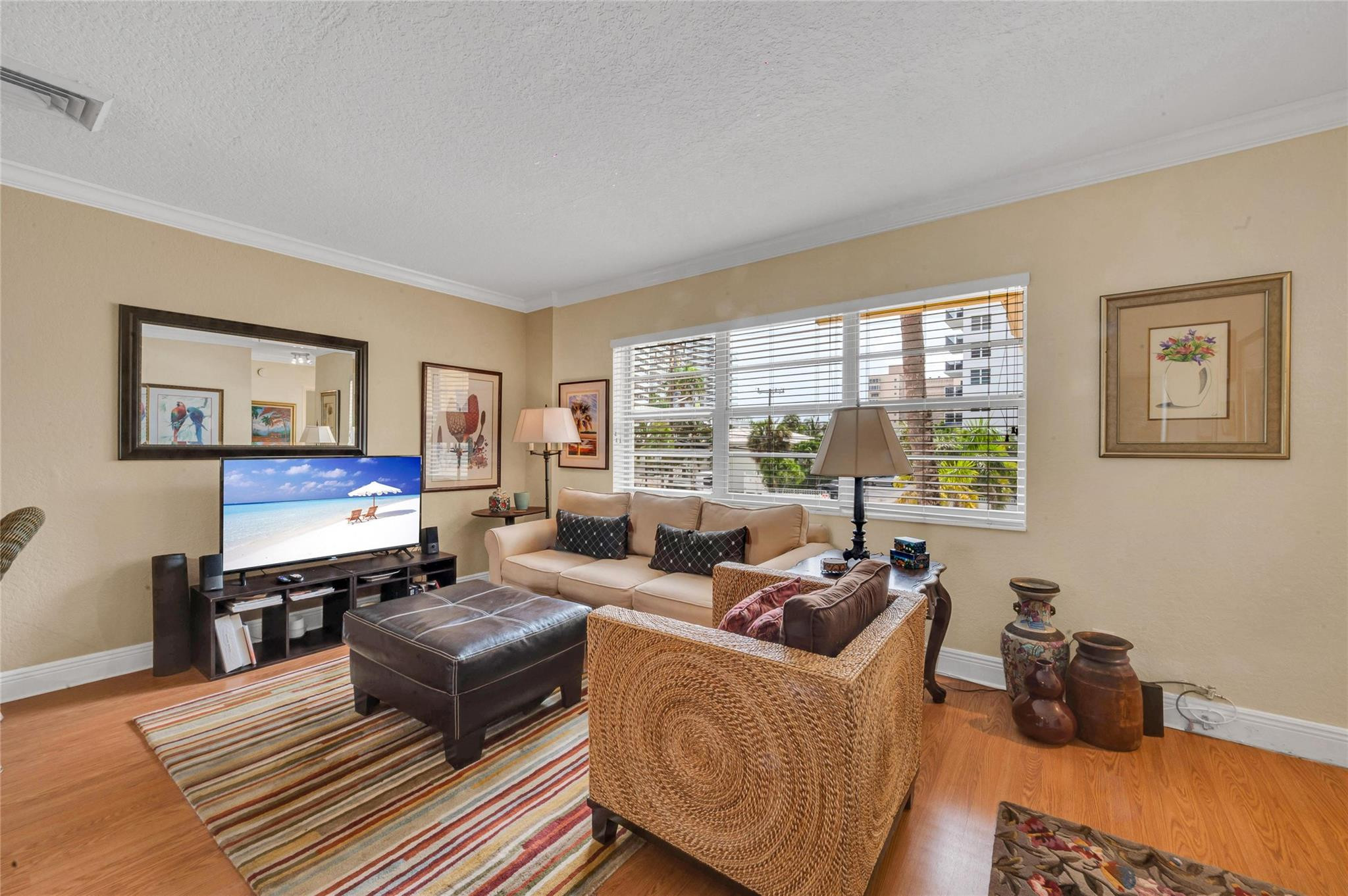 341 North Birch Road, Unit 204 Fort Lauderdale, FL 33304 - Photo 14 of 35 Photo 14