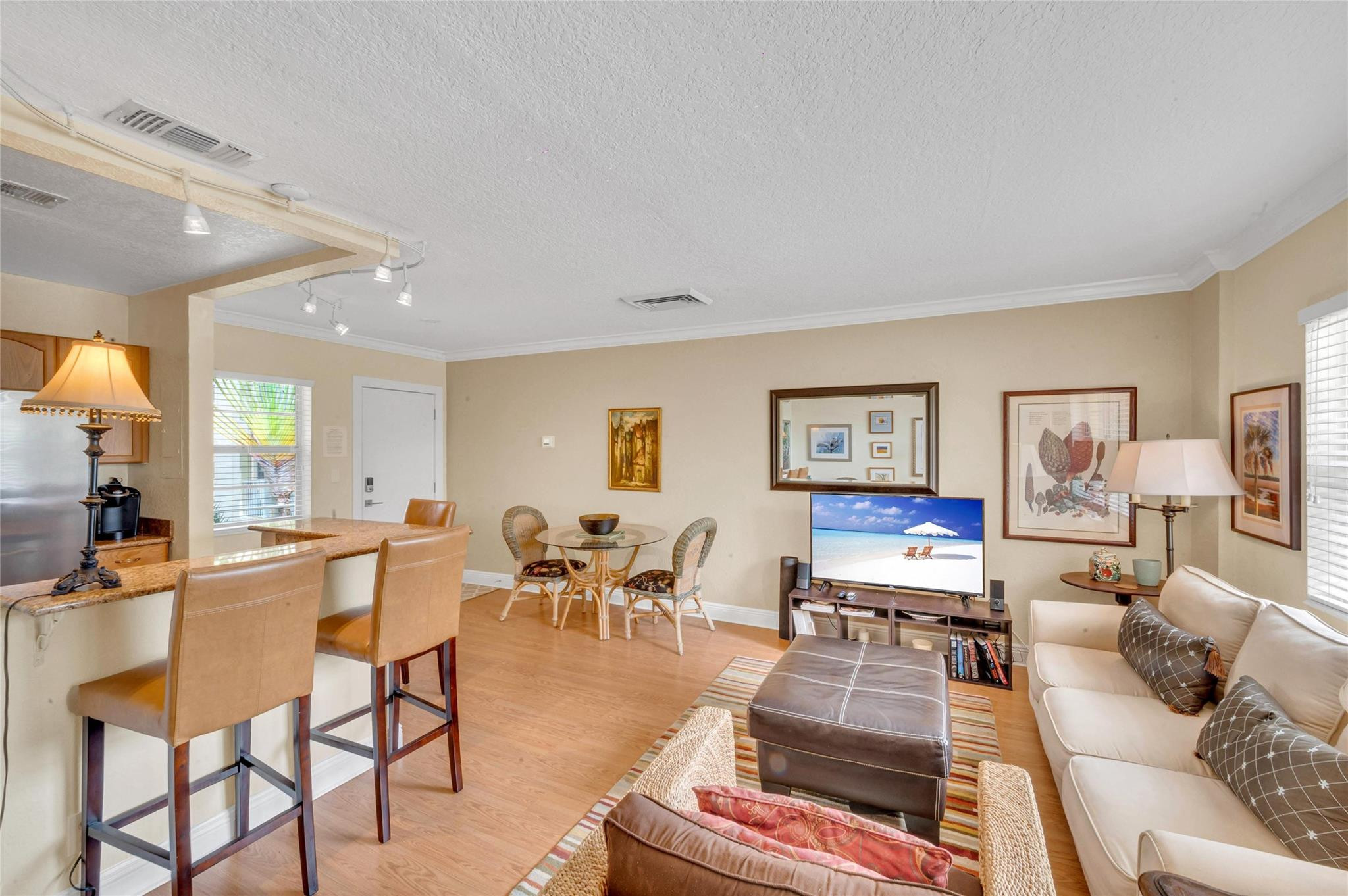 341 North Birch Road, Unit 204 Fort Lauderdale, FL 33304 - Photo 15 of 35 Photo 15