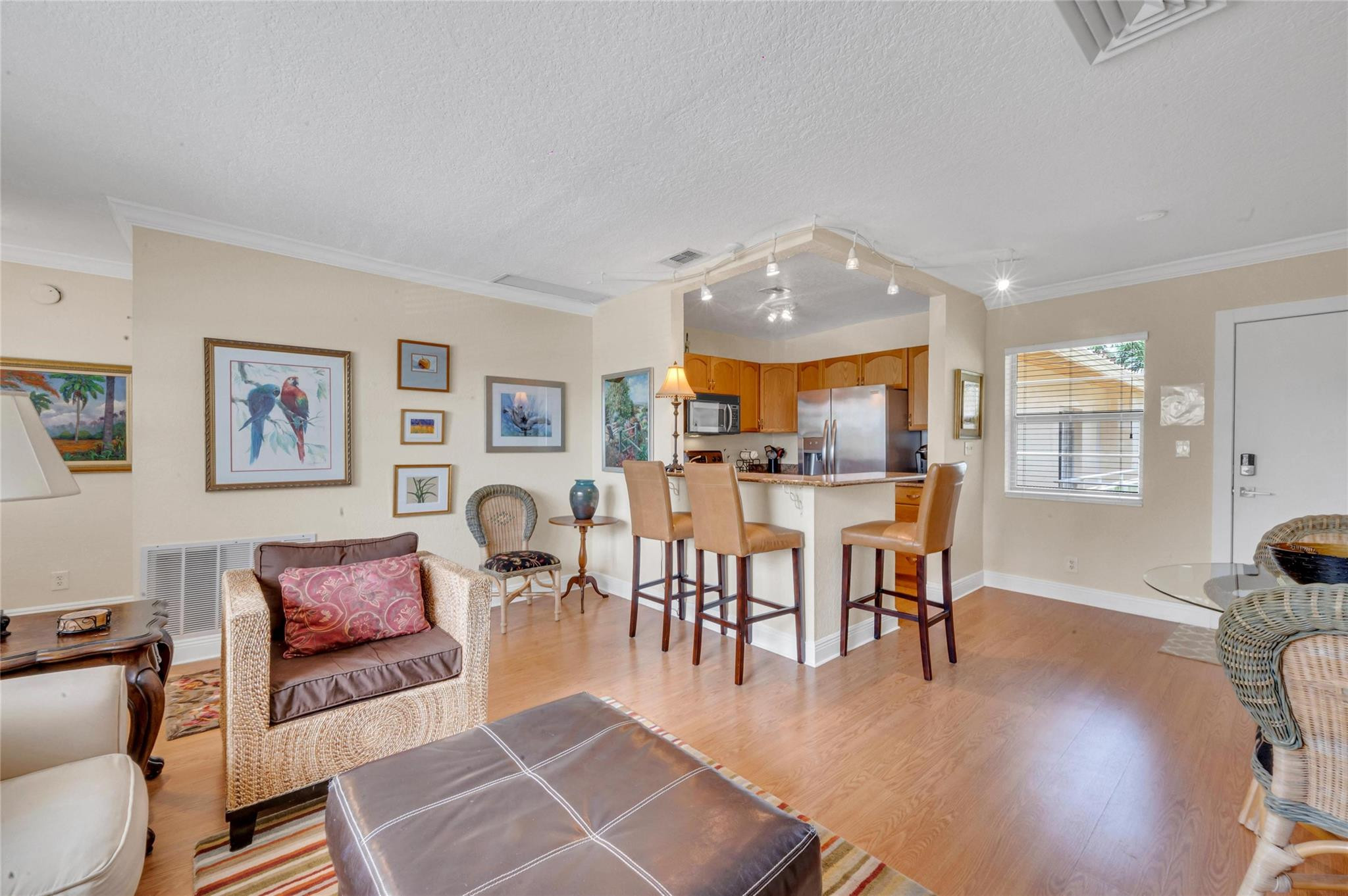 341 North Birch Road, Unit 204 Fort Lauderdale, FL 33304 - Photo 21 of 35 Photo 21