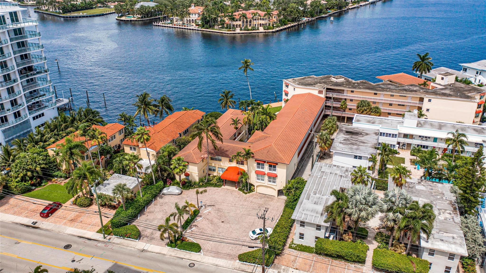 341 North Birch Road, Unit 204 Fort Lauderdale, FL 33304 - Photo 6 of 35 Photo 6