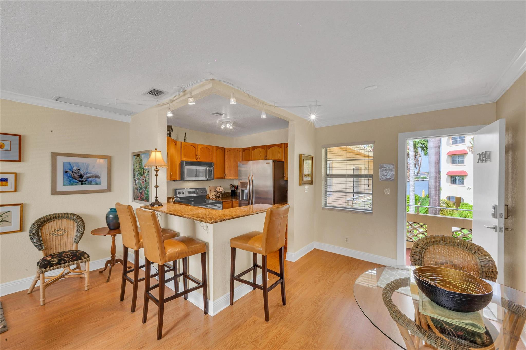 341 North Birch Road, Unit 204 Fort Lauderdale, FL 33304 - Photo 7 of 35 Photo 7
