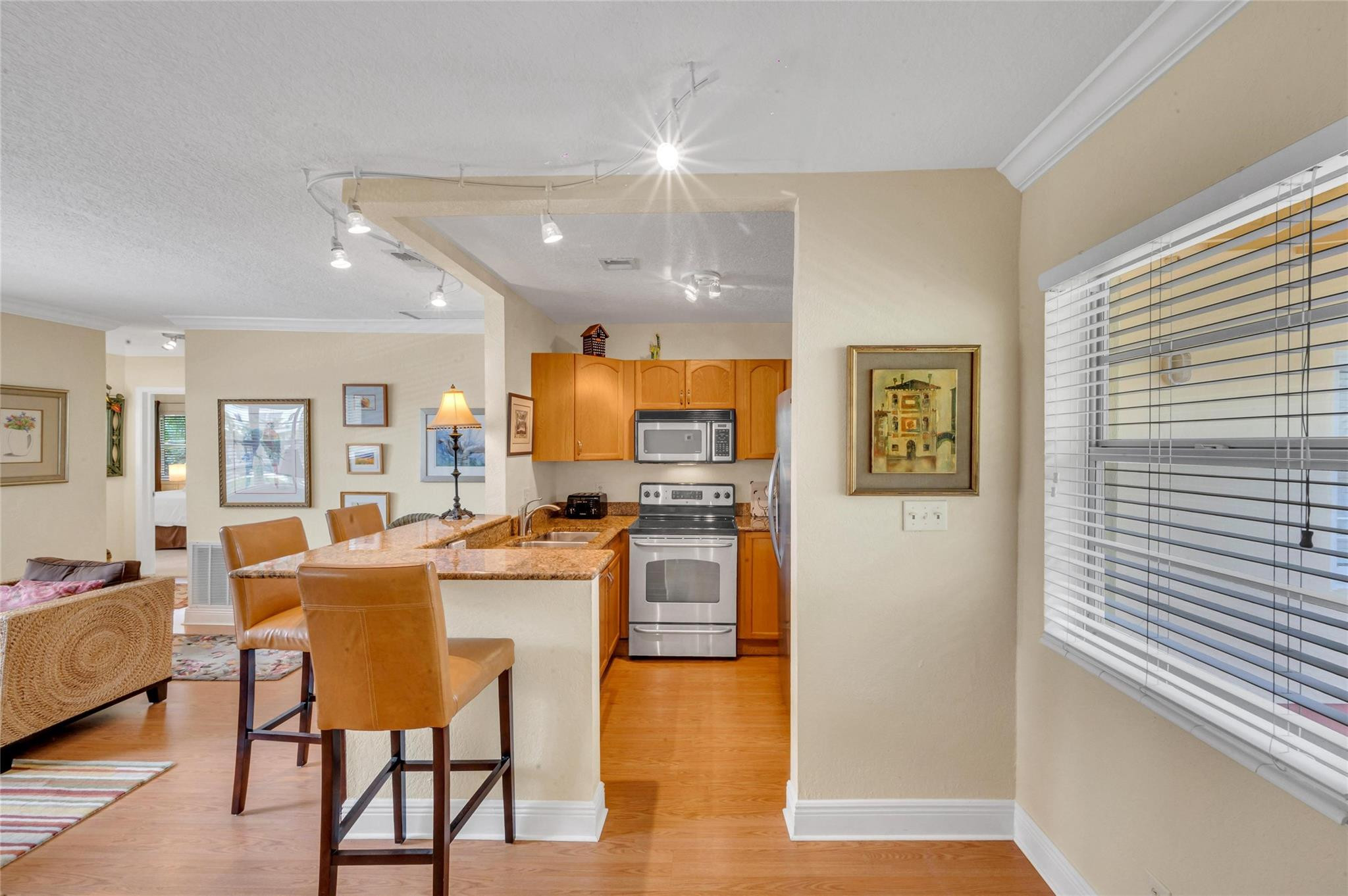 341 North Birch Road, Unit 204 Fort Lauderdale, FL 33304 - Photo 9 of 35 Photo 9