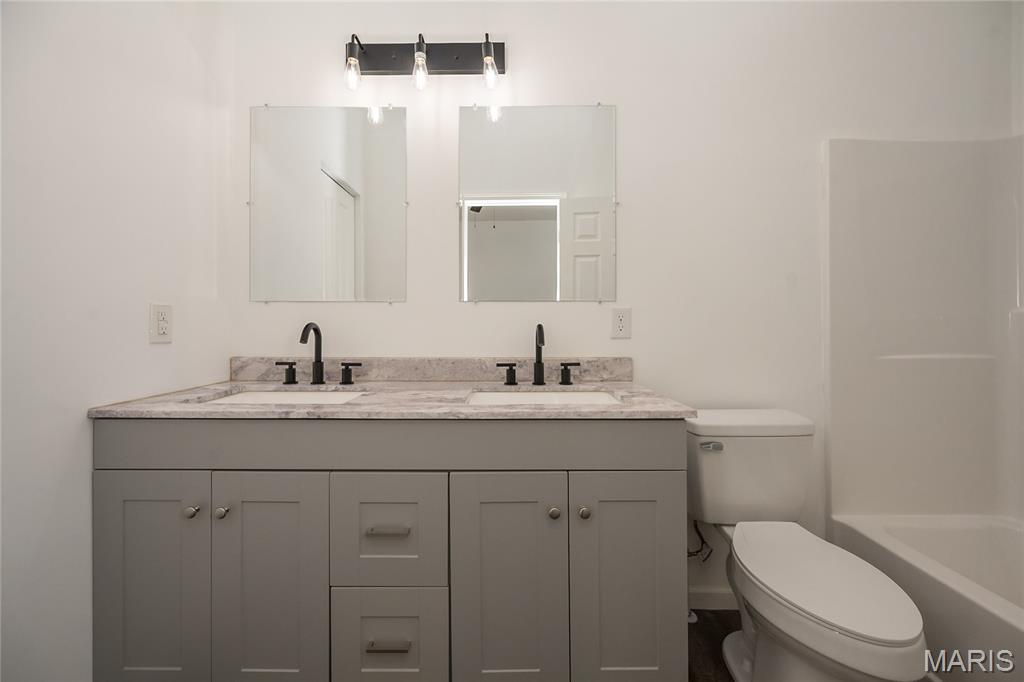 323 Church Street East Alton, IL 62024 - Photo 25 of 52