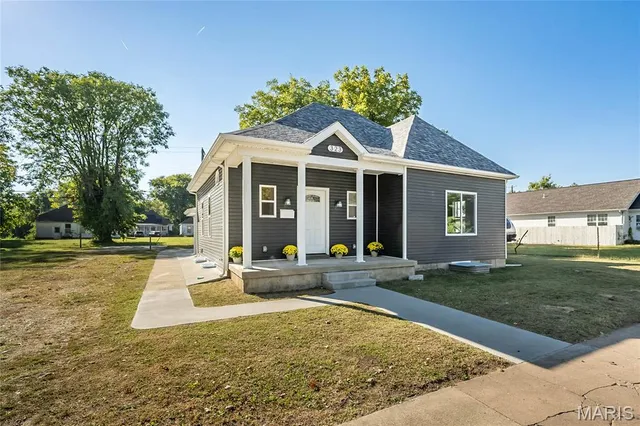 $225,000 | 323 Church Street, East Alton, IL 62024