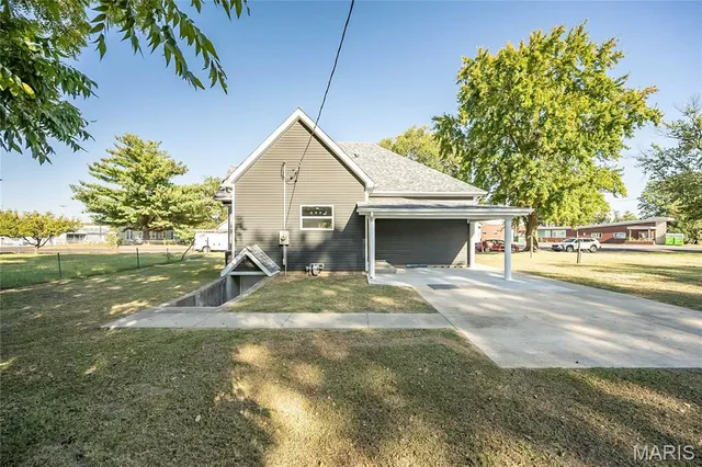 $225,000 | 323 Church Street, East Alton, IL 62024
