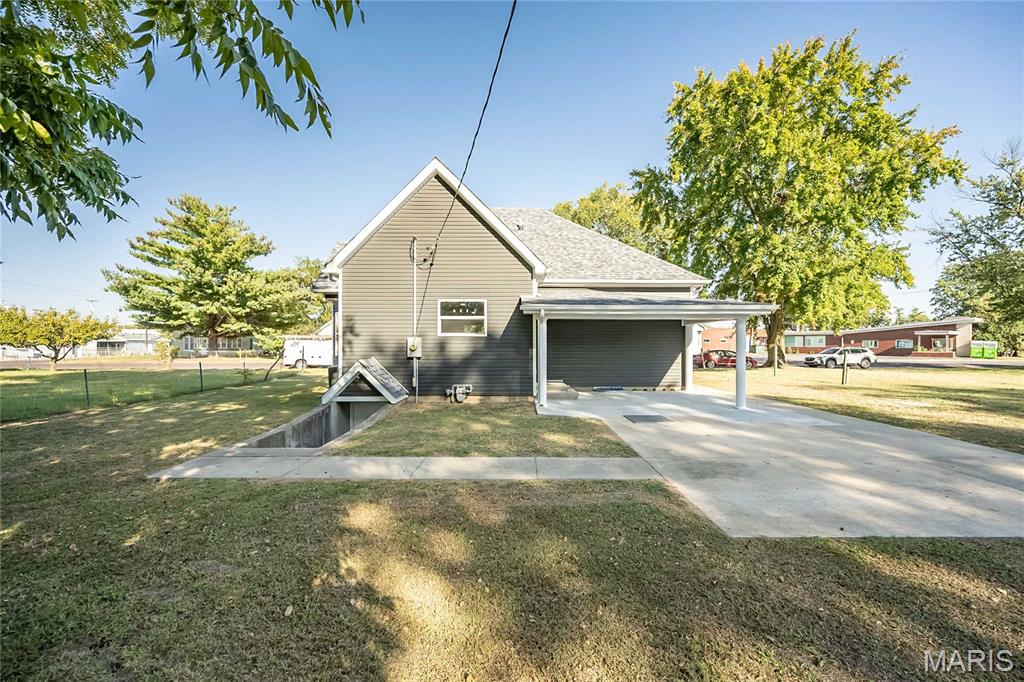 323 Church Street East Alton, IL 62024 - Photo 46 of 52