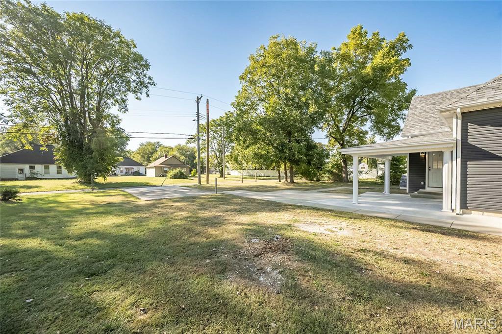 323 Church Street East Alton, IL 62024 - Photo 50 of 52