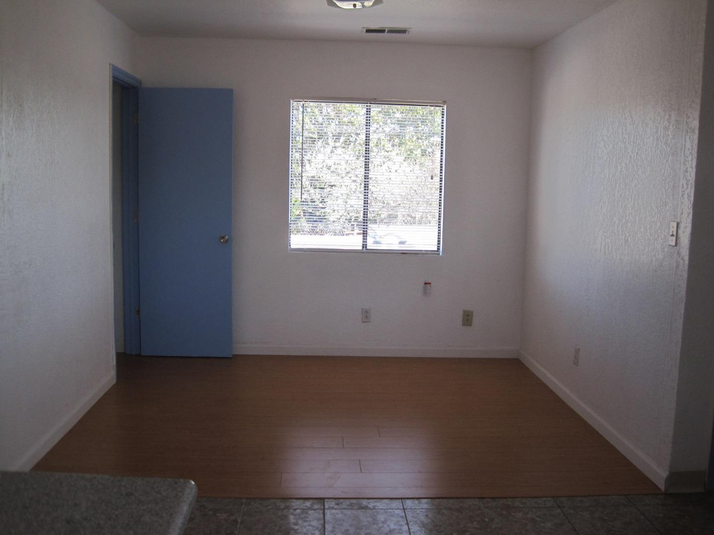 1225 Beacon Avenue San Mateo, CA 94401 - Photo 8 of 21 an empty room with a window