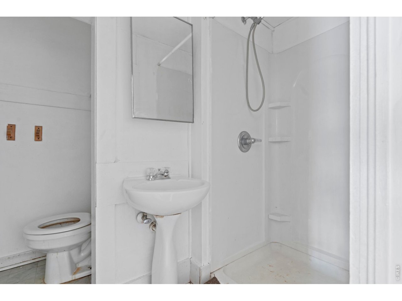 115 Taylor Street Sterling, CO 80751 - Photo 16 of 22 upstairs bathroom