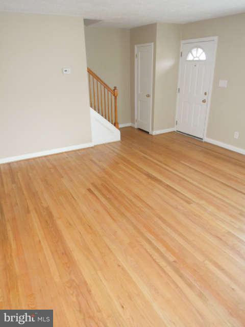 1806 Burnwood Road Baltimore, MD 21239 - Photo 5 of 29 Living Room