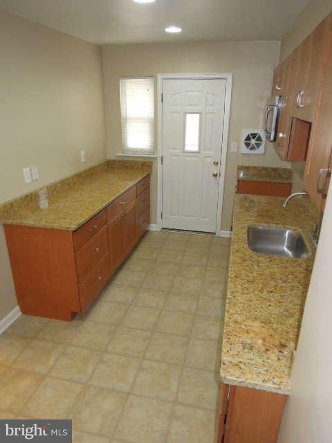 1806 Burnwood Road Baltimore, MD 21239 - Photo 10 of 29 Kitchen