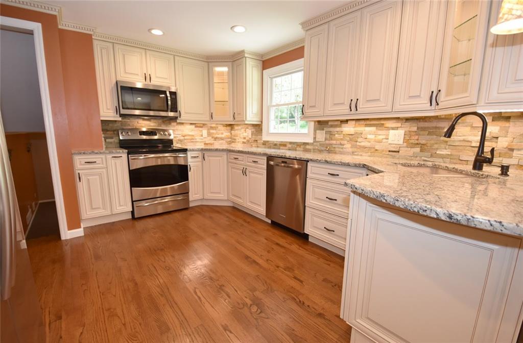 2356 Cramden Road Pittsburgh, PA 15241 - Photo 9 of 25 Imagine yourself here! Call today for your private showing!