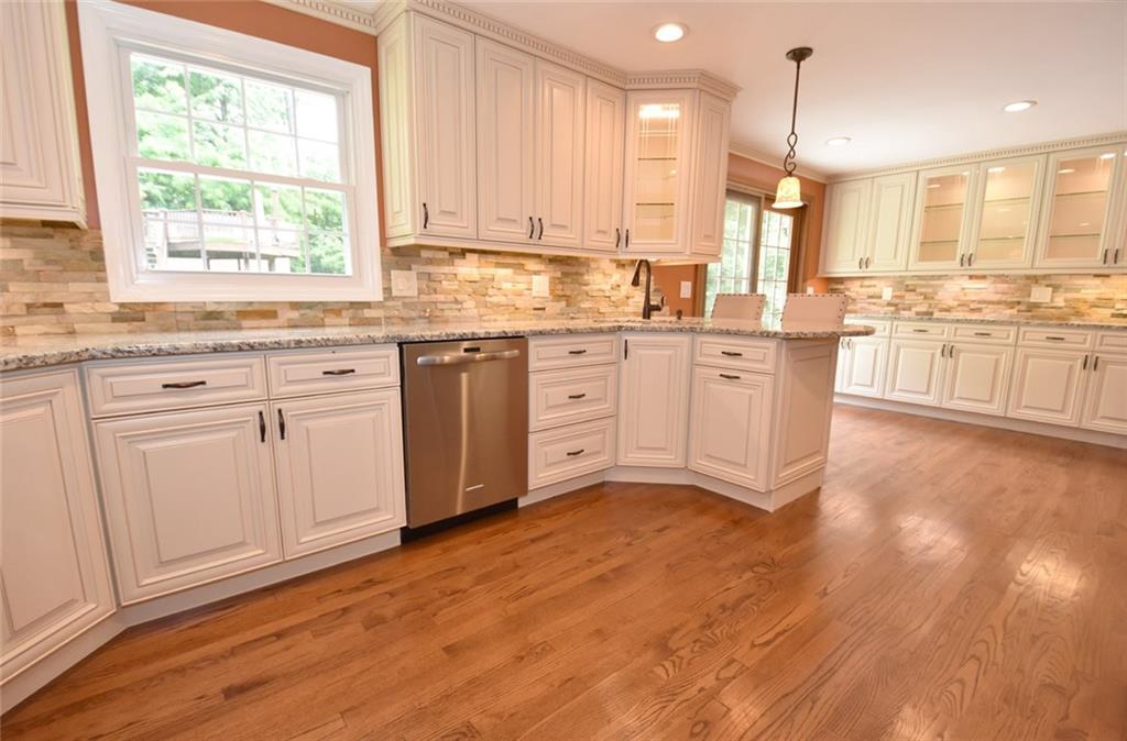 2356 Cramden Road Pittsburgh, PA 15241 - Photo 10 of 25 Fabulous! Beautiful! A great place to call your "new home"! A wonderful place to entertain family and friends!