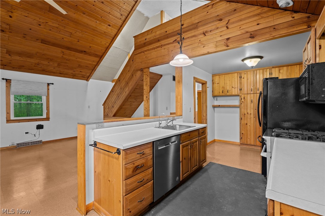 9249 Gilbert Road Ravenna, OH 44266 - Photo 15 of 50
