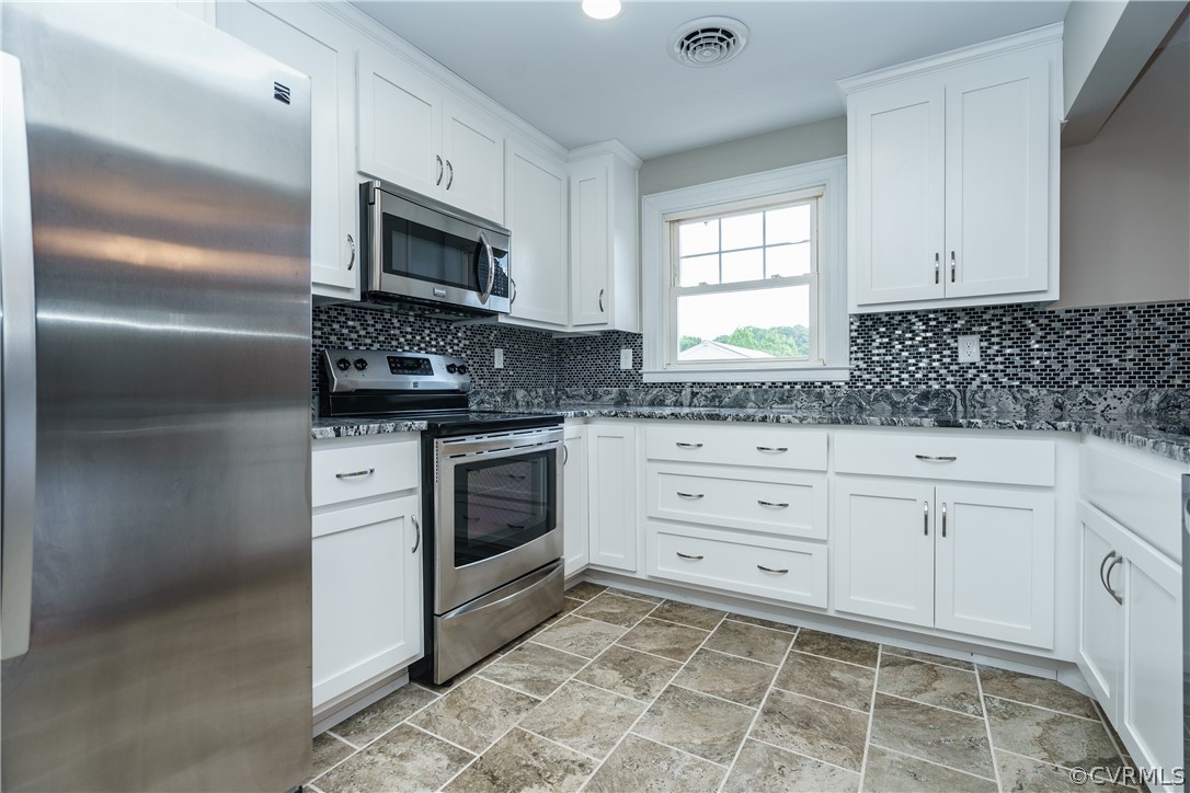 6300 Hickory Road Petersburg, VA 23803 - Photo 12 of 33 Kitchen