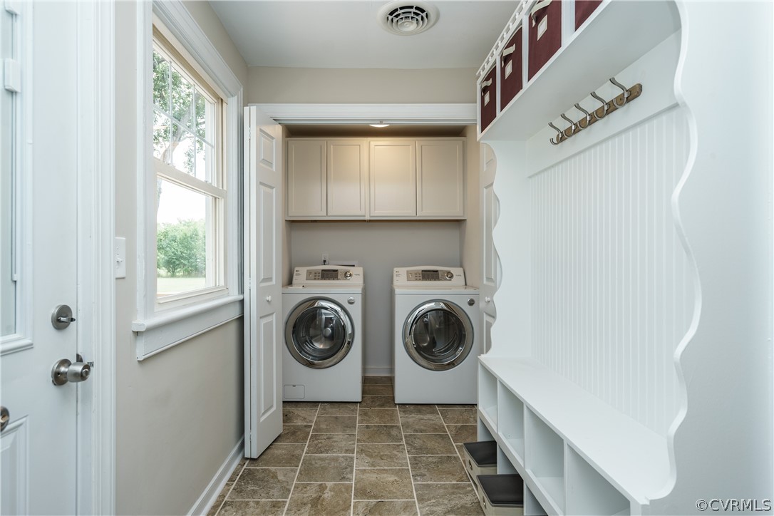 6300 Hickory Road Petersburg, VA 23803 - Photo 15 of 33 Laundry/Mud Room