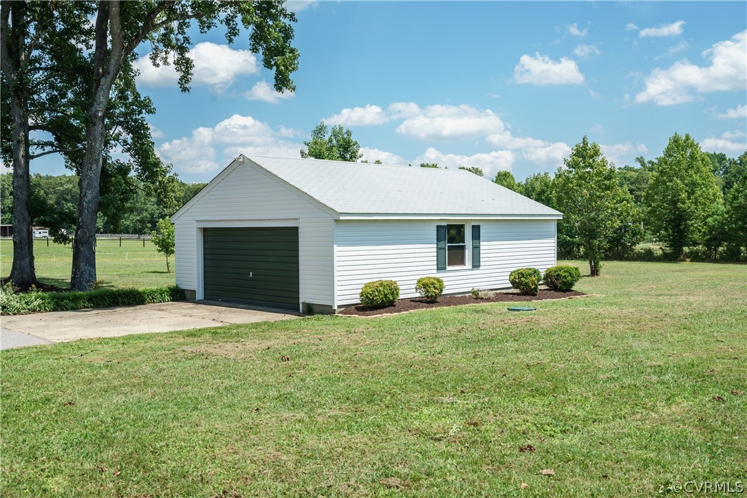 6300 Hickory Road Petersburg, VA 23803 - Photo 32 of 33 Detached Garage