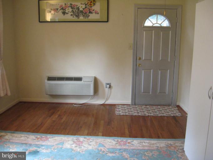 7302 Gresham Street Springfield, VA 22151 - Photo 8 of 13 Bedroom (Master)