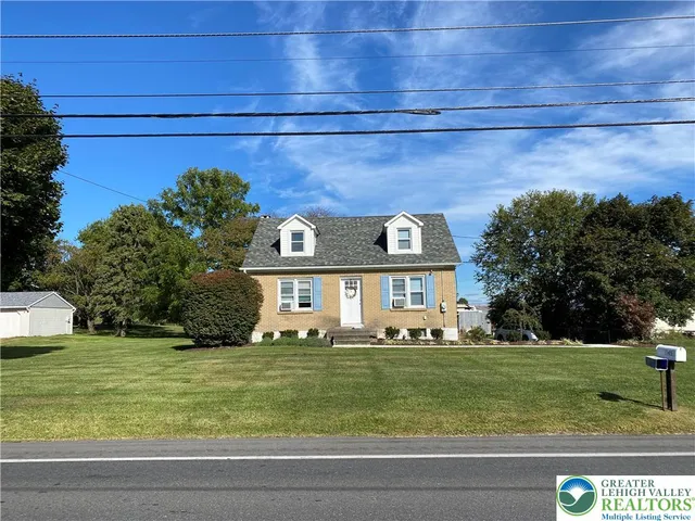$2,150 | 6450 Sullivan Trail, Wind Gap, PA 18091