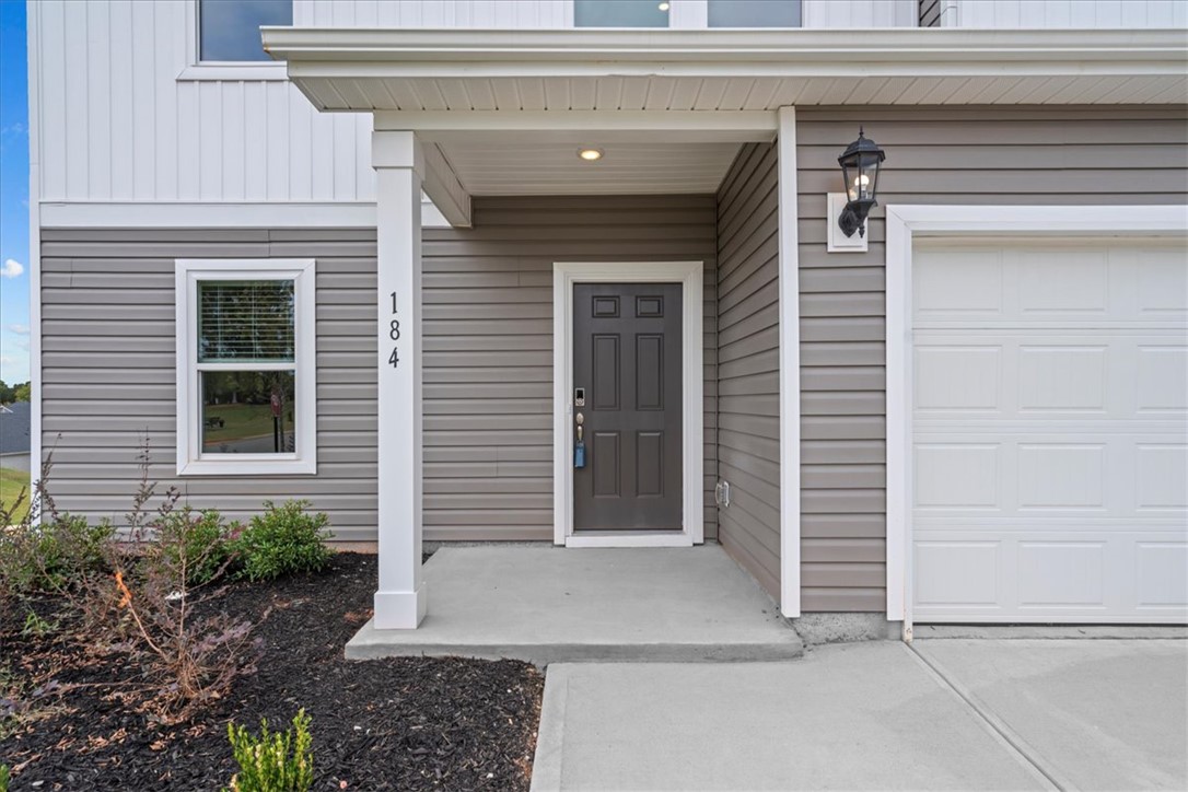 184 Lavinia Circle Duncan, SC 29334 - Photo 2 of 28