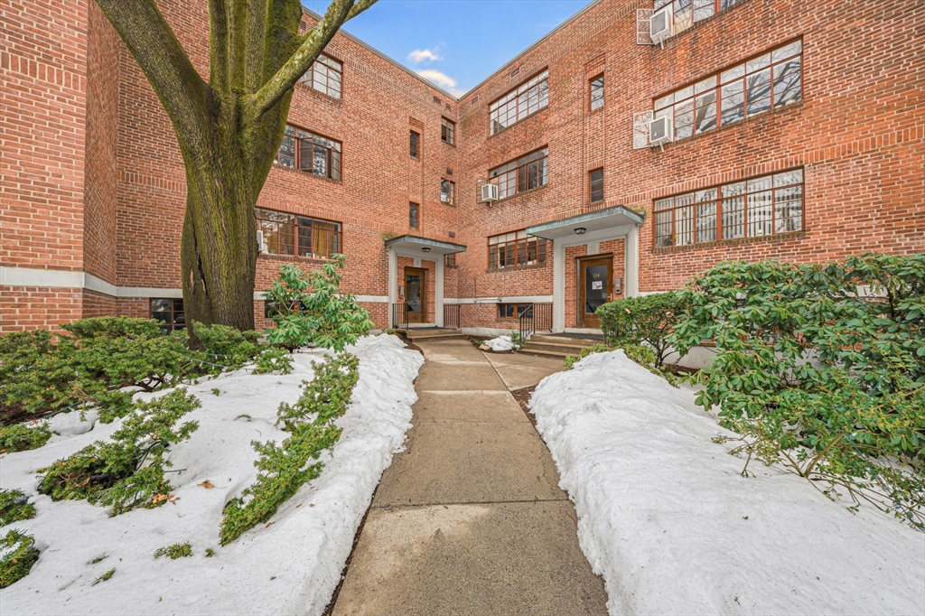 114 Evans Road, Unit 5 Boston, MA 02445 - Photo 2 of 33