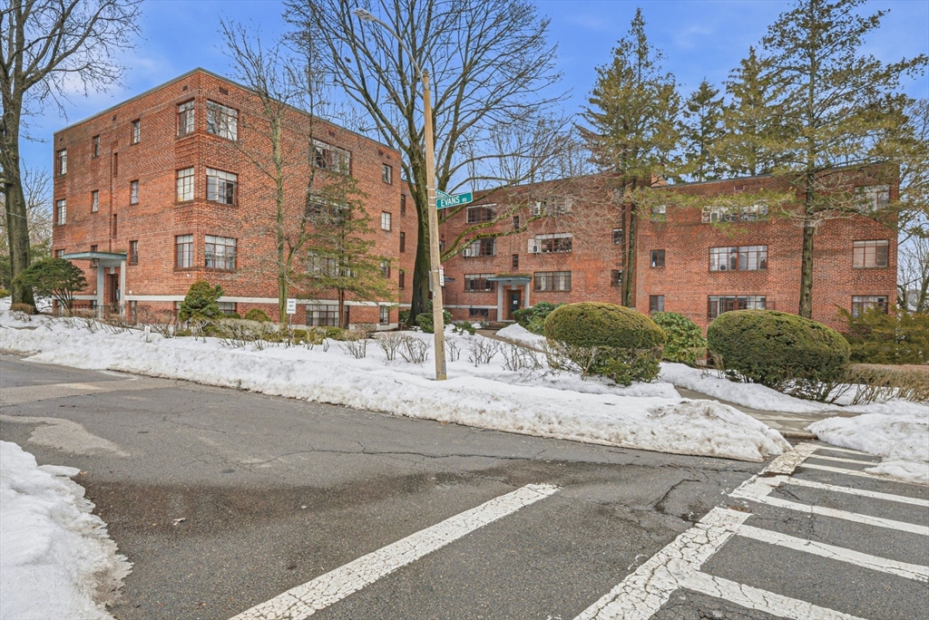 114 Evans Road, Unit 5 Boston, MA 02445 - Photo 25 of 33