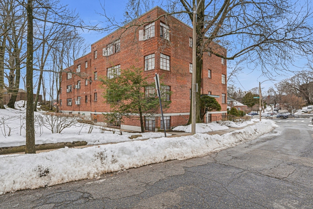 114 Evans Road, Unit 5 Boston, MA 02445 - Photo 27 of 33