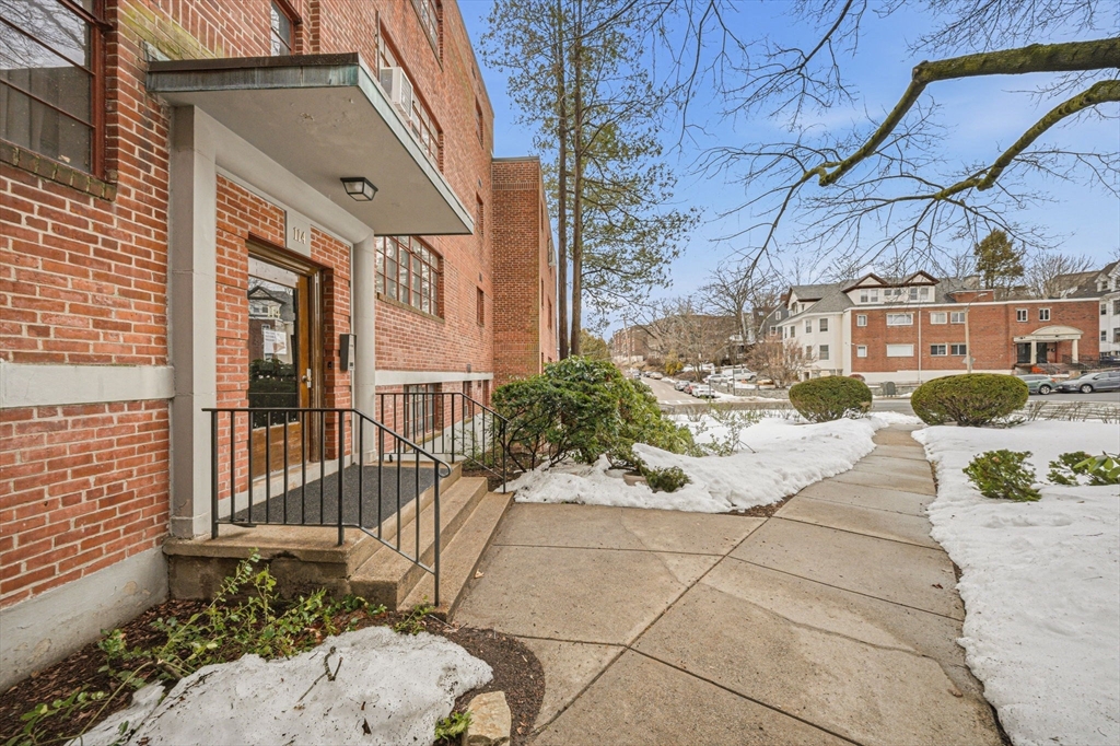 114 Evans Road, Unit 5 Boston, MA 02445 - Photo 3 of 33