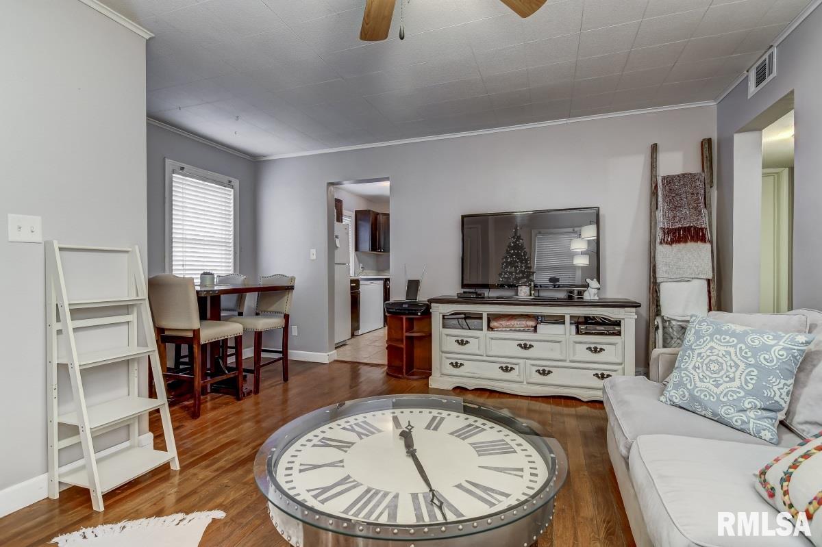 2052 North 21st Street Springfield, IL 62702 - Photo 5 of 16