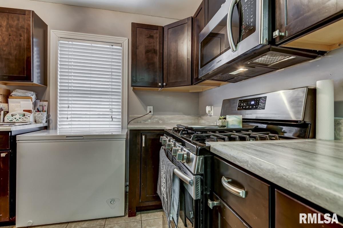 2052 North 21st Street Springfield, IL 62702 - Photo 8 of 16