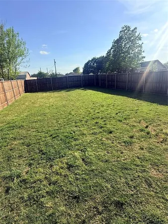 $2,900 | 309 West Cedar Street, Gunter, TX 75058