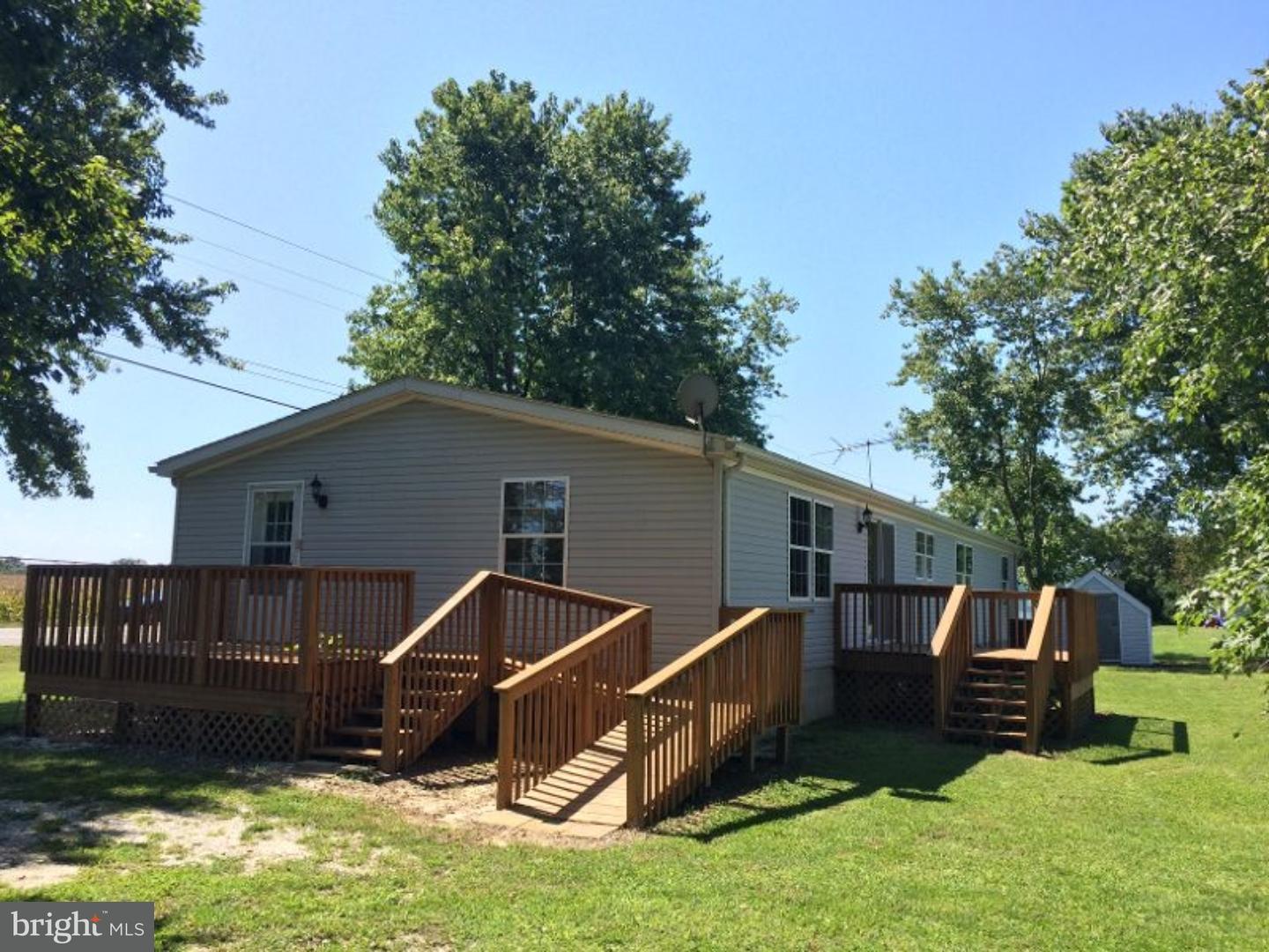 4277 Vernon Road Harrington, DE 19952 - Photo 16 of 20 Deck