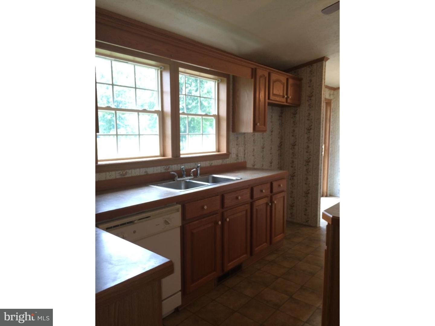 4277 Vernon Road Harrington, DE 19952 - Photo 10 of 20 Kitchen