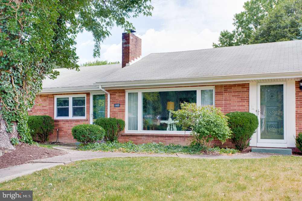 1605 Woodcrest Road Harrisburg, PA 17112 - Photo 2 of 25 Gallery Image 2