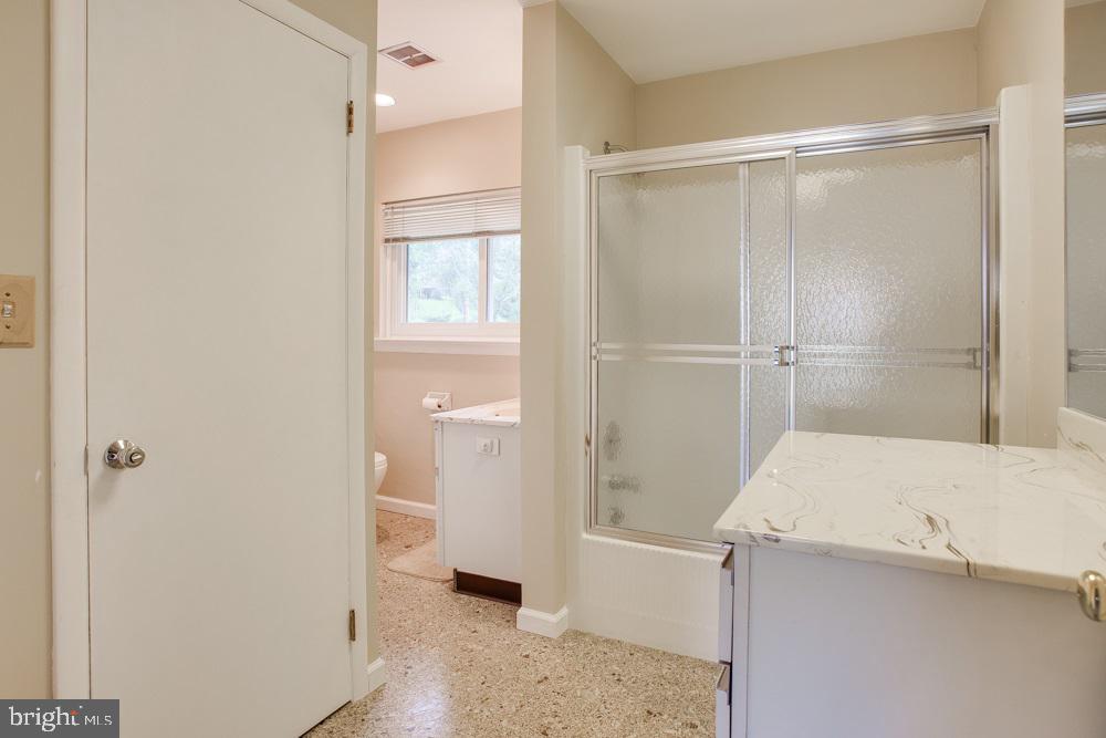 1605 Woodcrest Road Harrisburg, PA 17112 - Photo 15 of 25 Gallery Image 15