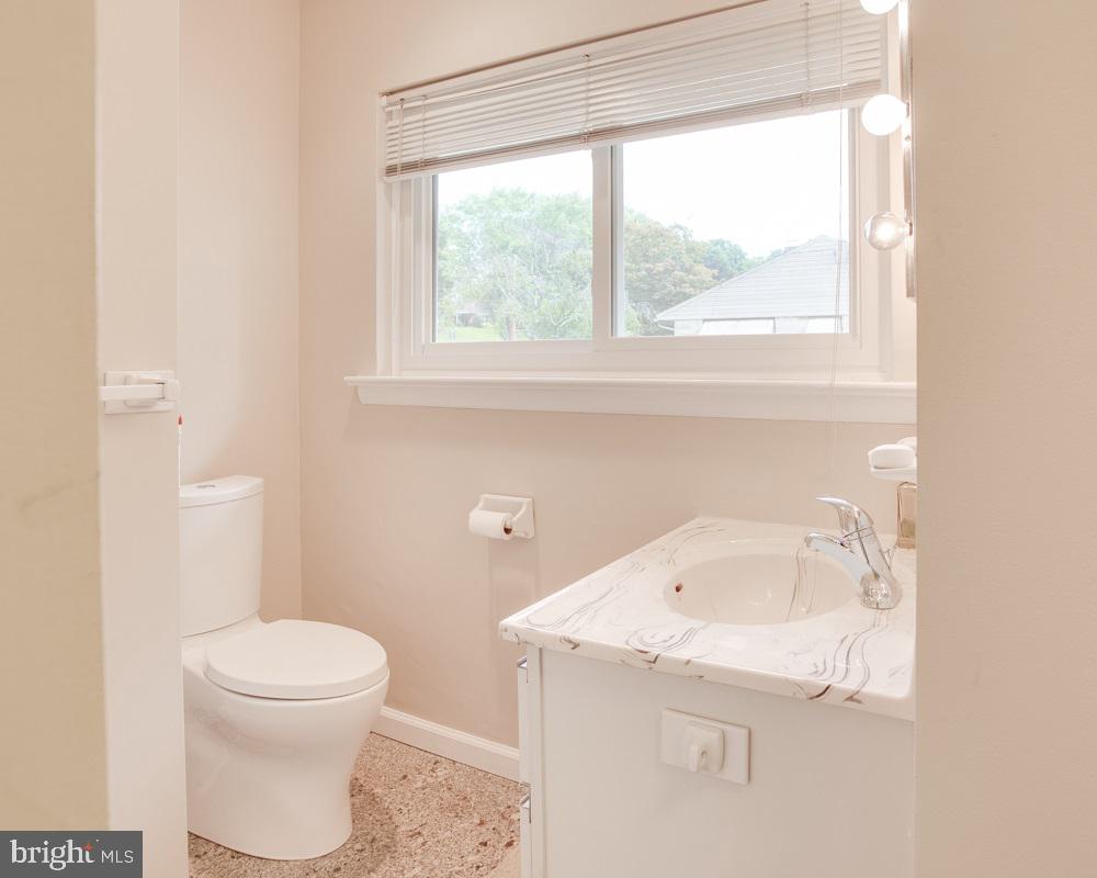 1605 Woodcrest Road Harrisburg, PA 17112 - Photo 16 of 25 Gallery Image 16