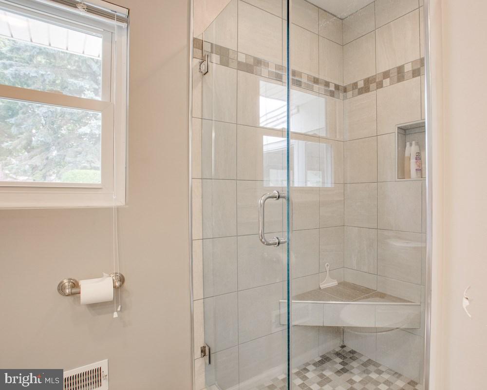 1605 Woodcrest Road Harrisburg, PA 17112 - Photo 19 of 25 Gallery Image 19