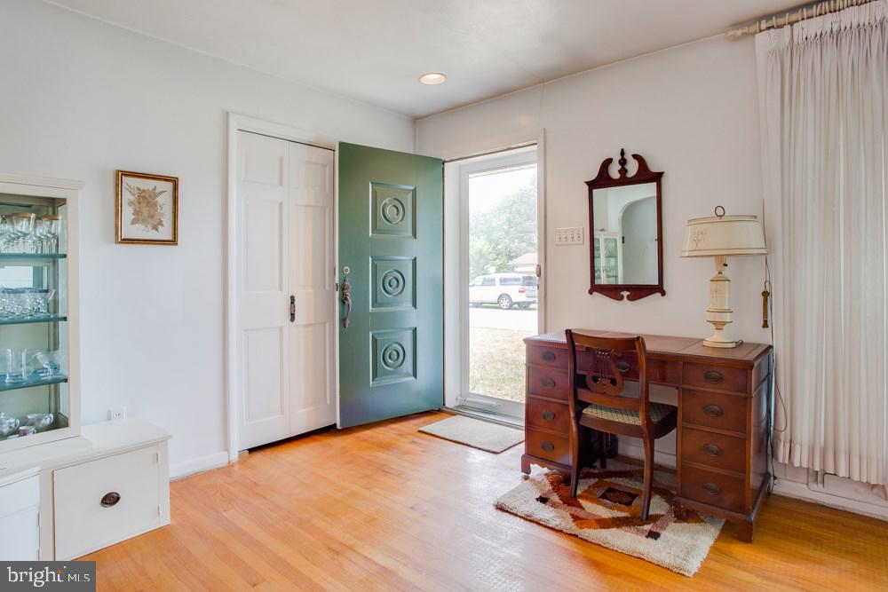 1605 Woodcrest Road Harrisburg, PA 17112 - Photo 3 of 25 Gallery Image 3