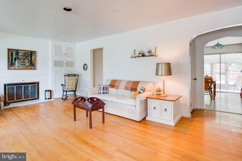 1605 Woodcrest Road Harrisburg, PA 17112 - Photo 6 of 25 Gallery Image 6
